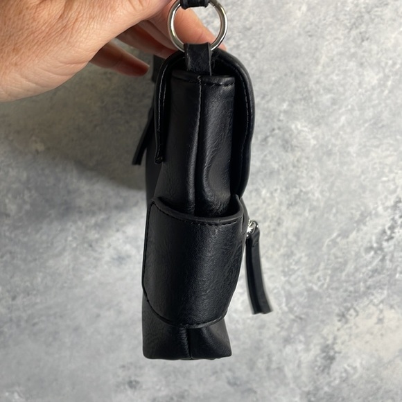 Nicole Miller New York Black Leather Designer Bag - Picture 13 of 14